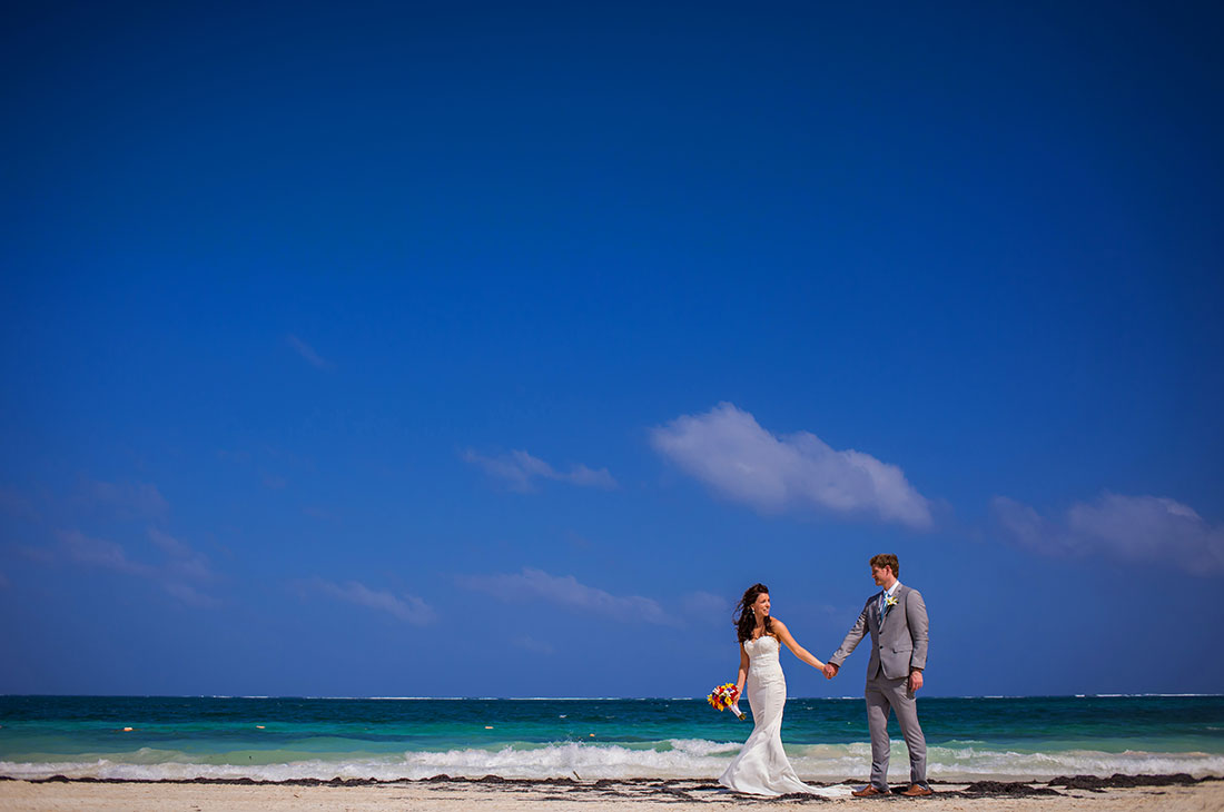 bride and groom photo sessions riviera maya beach