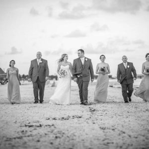 wedding photo sessions with bride and groom cancun