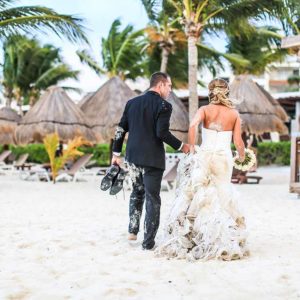 wedding photography trash the dress cancun beach