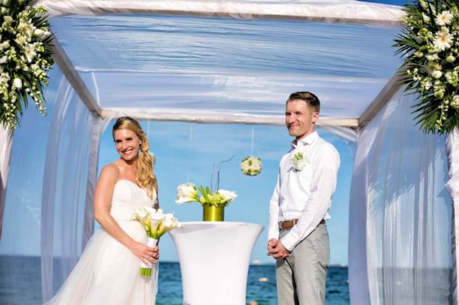 beloved playa mujeres wedding ceremony photos