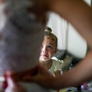 wedding photography bride and daughter getting ready