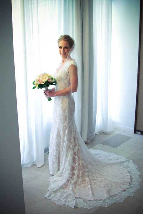 wedding photography bride with dress excellence el carmen