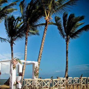 wedding photography ceremony on the beach